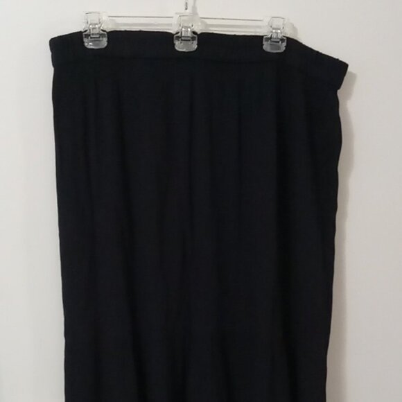 Sagharbor Dresses & Skirts - Sagharbor black midi length  skirt Womens Size Medium Elastic Waistband  EUC - S